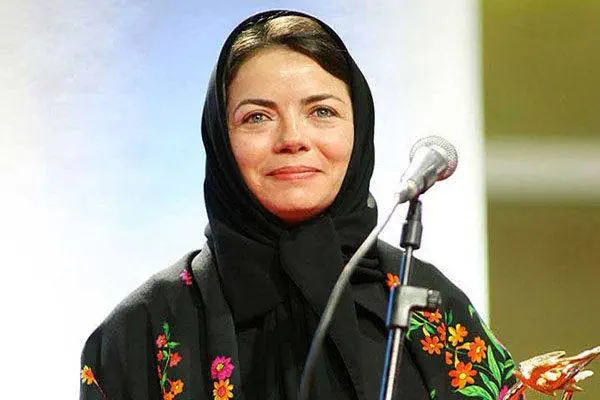 29 آذر سالروز تولد مهتاب نصیرپور مهتاب نصیرپور