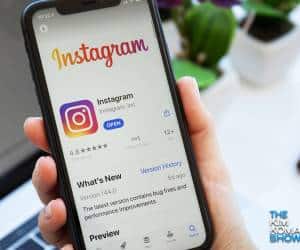استوری کردن پست و استوری