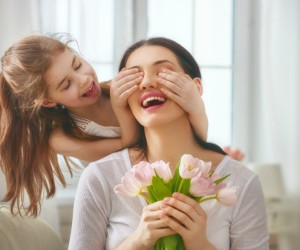 خوشحال کردن مادر