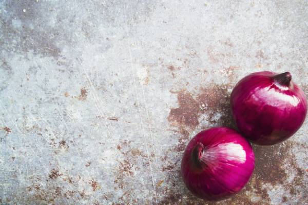 نحوه نگهداری پیاز مصرف پیاز خام