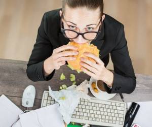 باعث چاقی میشود ، دلیل افزایش وزن