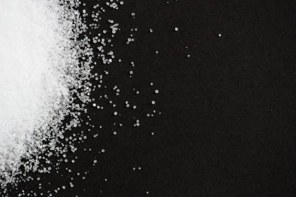 فواید نمک دریایی برای پوست سدیم در نمک دریا