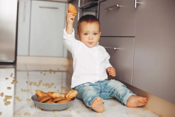 عادت بد در کودکان و دلیل عادت بد آن ها عادت بد کودک