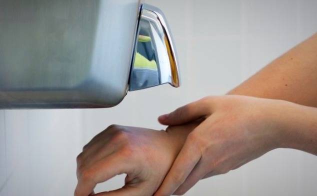 دست خشک کن برقی