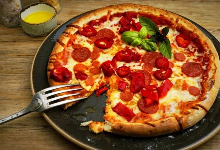 انواع پیتزاهای صبحانه و طرز تهیه آن ها صبحانه پیتزایی