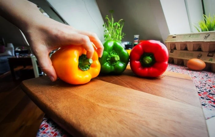 فلفل دلمهای جایگزین پیاز در غذا فلفل دلمهای