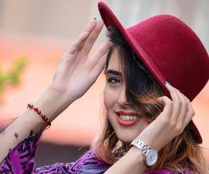 ژست عکاسی دخترانه ، ژست دخترانه