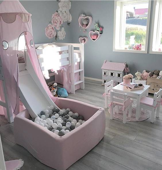 اتاق نوزاد دختر