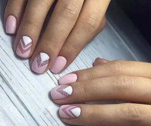 طراحی ناخن با چسب نواری