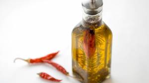 طرز تهیه روغن زیتون تند ، روغن زیتون تند