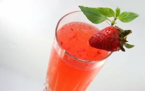 طرز تهیه موهیتو توت فرنگی ، موهیتو توت فرنگی