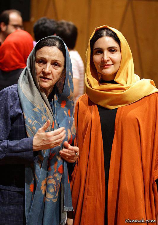 نورا هاشمی در کنار مادرش نورا هاشمی و گلاب آدینه