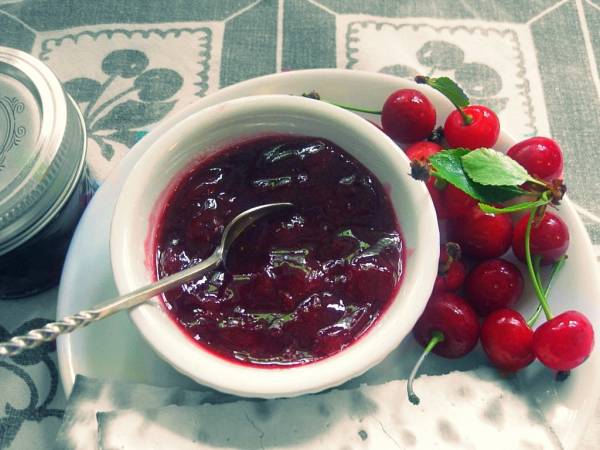 مربای آلبالو