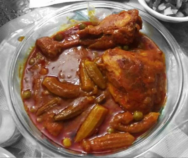 طرز تهیه خورش مرغ با بامیه خورش مرغ با بامیه