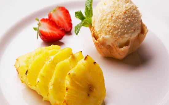  آناناس بستنی