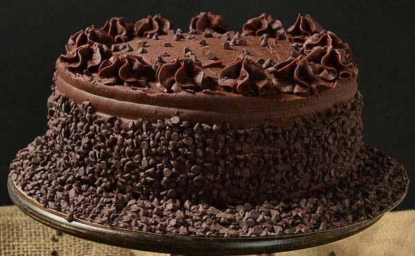پخت کیک اسفنجی شکلاتی