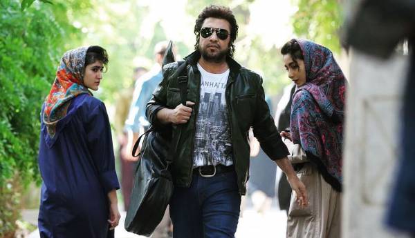 رضا عطاران در فیلم نهنگ عنبر