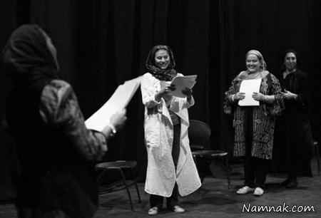 بهاره رهنما و سحر دولتشاهی در نمایش دورهمی زنان شکسپیر