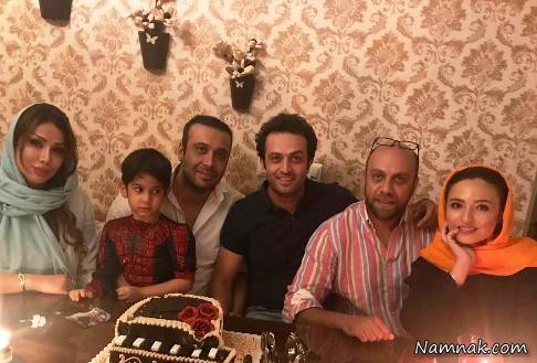 بازیگران در جشن تولد محسن چاوشی گلاره عباسی و همسرش در کنار محسن چاوشی و همسرش به همراه مصطفی زمانی
