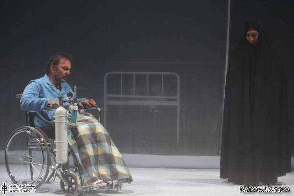 حمیدرضا آذرنگ در نمایش خون رقصه حمیدرضا آذرنگ