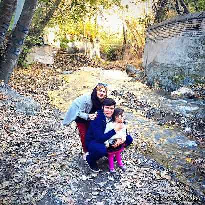 مهدی مهدوی مهدی مهدوی در کنار همسر و دخترش