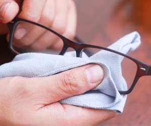 تمیز کردن عینک ، تمیز کردن شیشه عینک