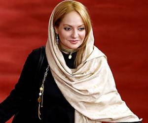 تولد مهناز افشار ، مهناز افشار در کنار خواهرش