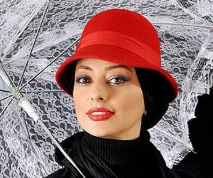 نفیسه روشن ، پوشش نفیسه روشن