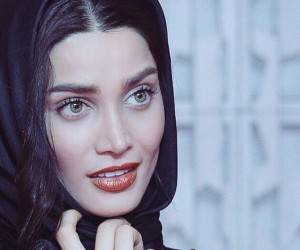 تینا آخوندتبار