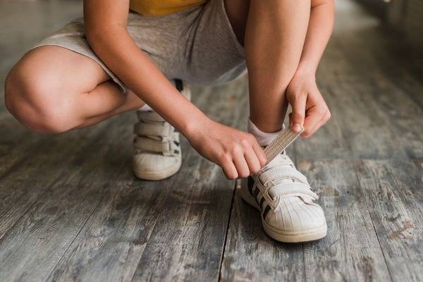 خرید کفش مدرسه دخترانه تشخیص کیفیت کفش