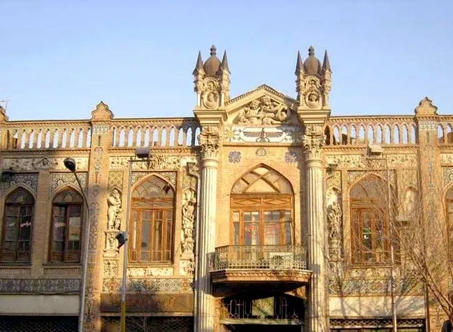 بنا های تاریخی در تهران سرای روشن