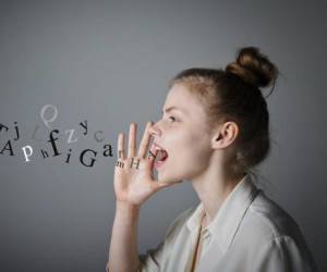 پرحرفی نوجوانان