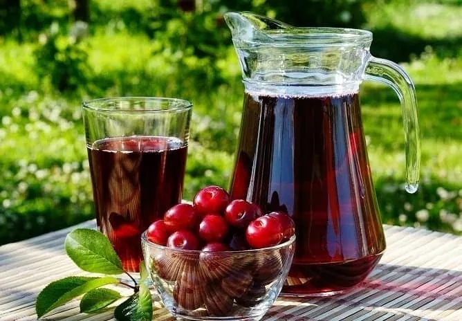 طرز تهیه شربت آلبالو غلیظ شربت خانگی آلبالو