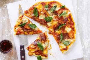 پیتزا سالامی ، طرز تهیه پیتزا ساده
