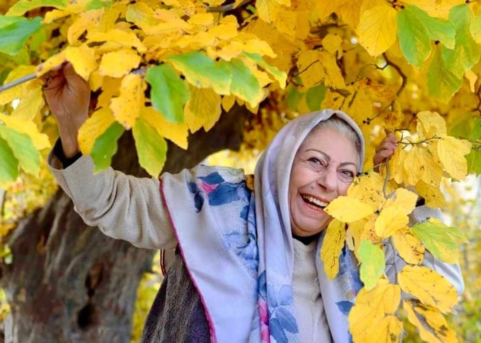 عکس پاییزی ثریا قاسمی در فیلم منفی یک عکس پاییزی ثریا قاسمی