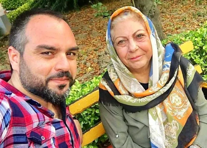 سلفی شهرام قائدی در کنار ثریا قاسمی شهرام قائدی و ثریا قاسمی