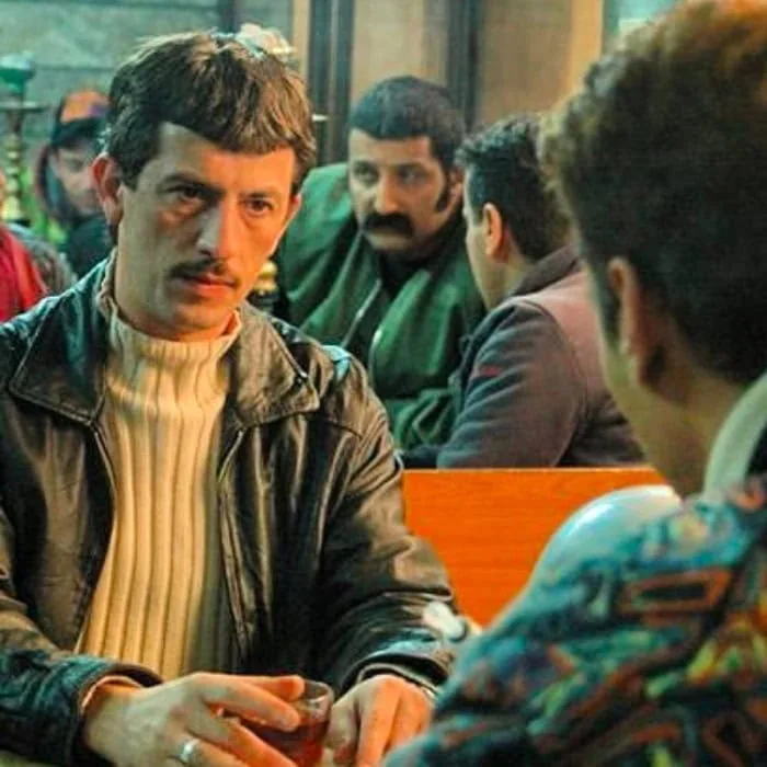 سیروس همتی در فیلم کارگر ساده نیازمندیم سیروس همتی در کارگر ساده نیازمندیم