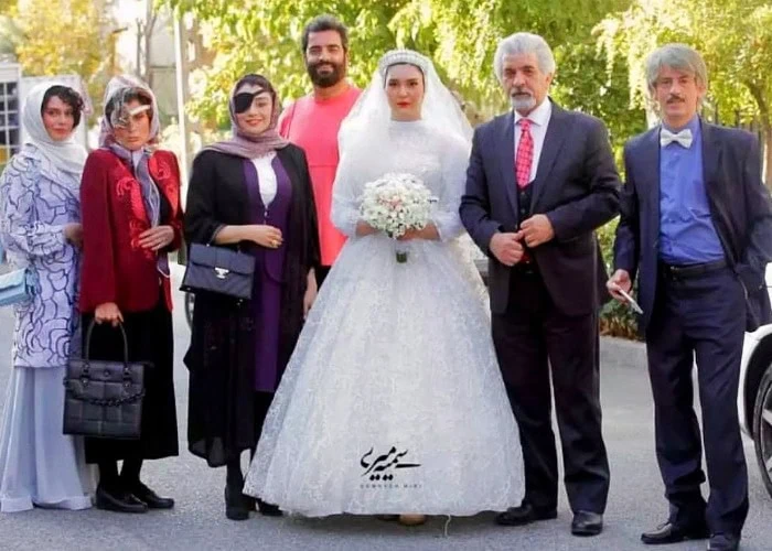 سیروس همتی در کنار بازیگران نیسان آبی بازیگران نیسان آبی