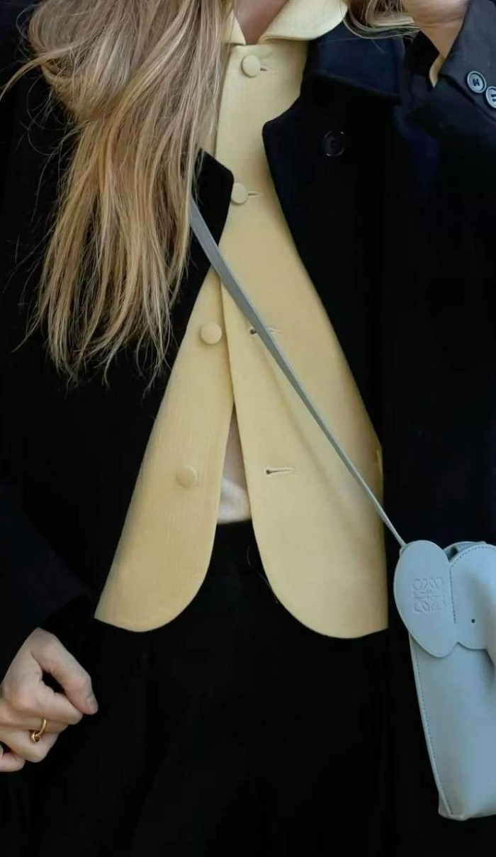 زرد کره ای و مشکی استایل با زرد کره ای و مشکی