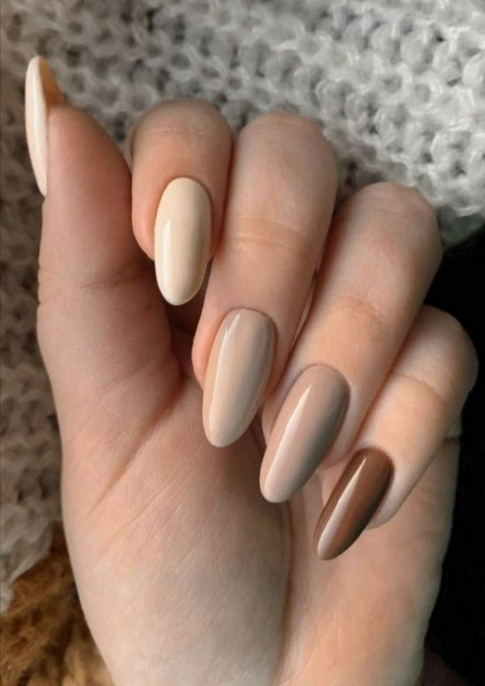 لاک نود یا رنگهای خنثی برای دستان تپل لاک نود یا رنگهای خنثی