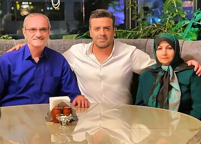 بهرنگ علوی در کنار پدر و مادرش خانواده بهرنگ علوی