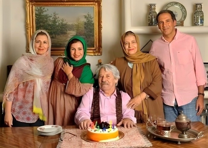 عکس خانوادگی احترام برومند احترام برومند در بامداد خمار