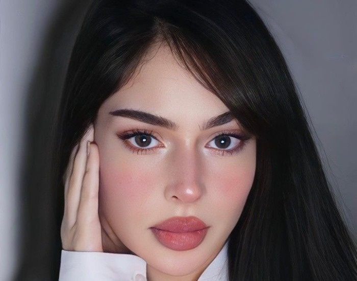 ابروی کشیده با دم تیز ابروی کشیده