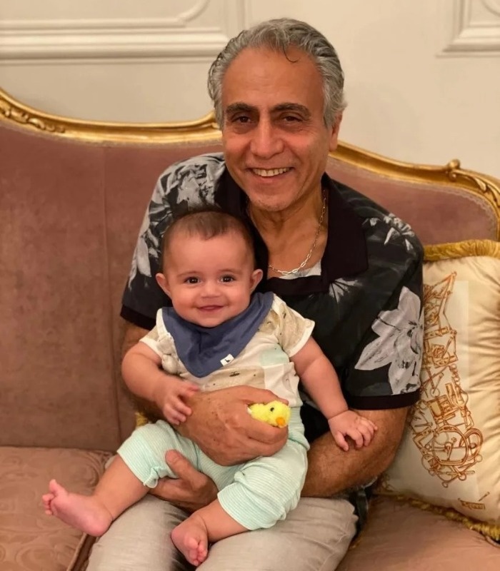 بیژن امکانیان در کنار نوه اش راستین نوه بیژن امکانیان