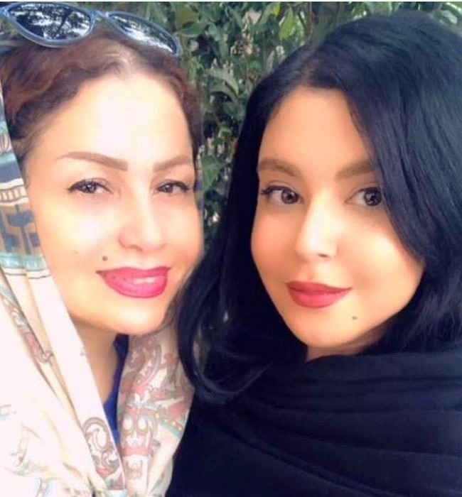 ساقی زینتی و دخترش ساقی زینتی و فرزندش