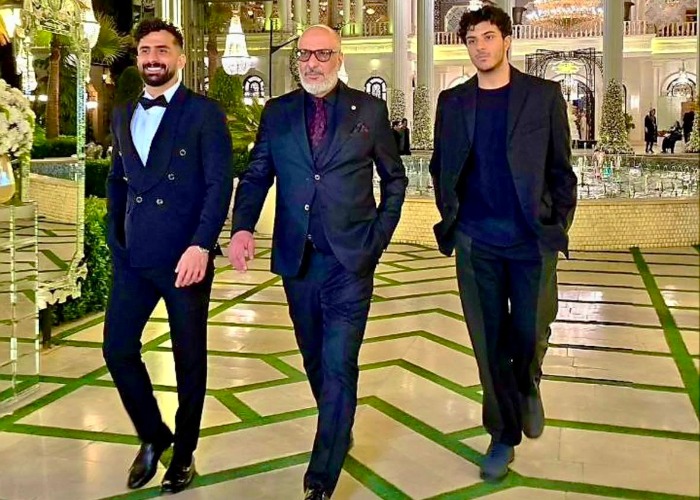 علیرضا جعفری در کنار عمویش امیر جعفری و پسر عمویش علیرضا جعفری و امیر جعفری