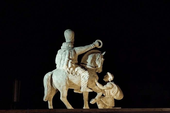 مجسمه والرین در میدان انقلاب مجسمه والرین