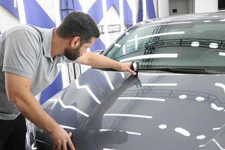 هزینه کارشناسی خودرو با خریدار است یا فروشنده؟ پاسخ روشن و عرف بازار کارشناسی رنگ خودرو