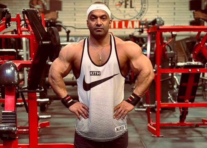 فرامرز عزیزی قهرمان بدنسازی فرامرز عزیزی بدنساز