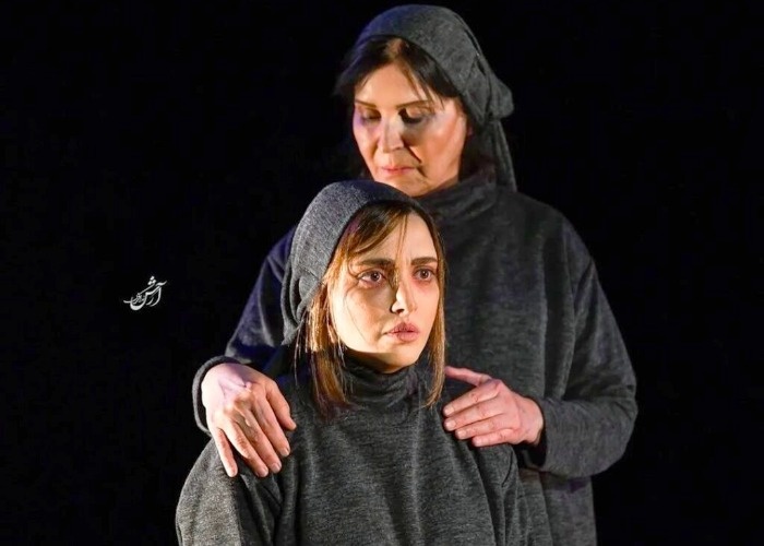 بهنوش طباطبایی و گلچهره سجادیه در تئاتر سونات پاییزی گلچهره سجادیه در تئاتر